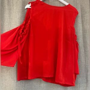 Mellow day red blouse open shoulder